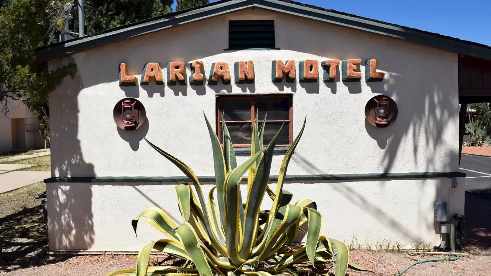 Larian Motel